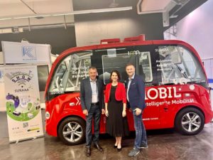 EU-Ministerin Karoline Edtstadler und Innsbrucker Bürgermeister Georg Willi bei SURAAA